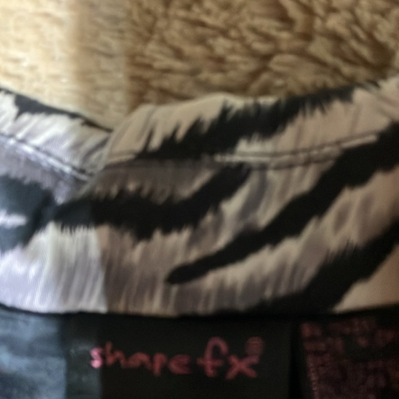 Animal print long coat. Shape FX brand. Size 4. Like new. - Picture 4 of 5